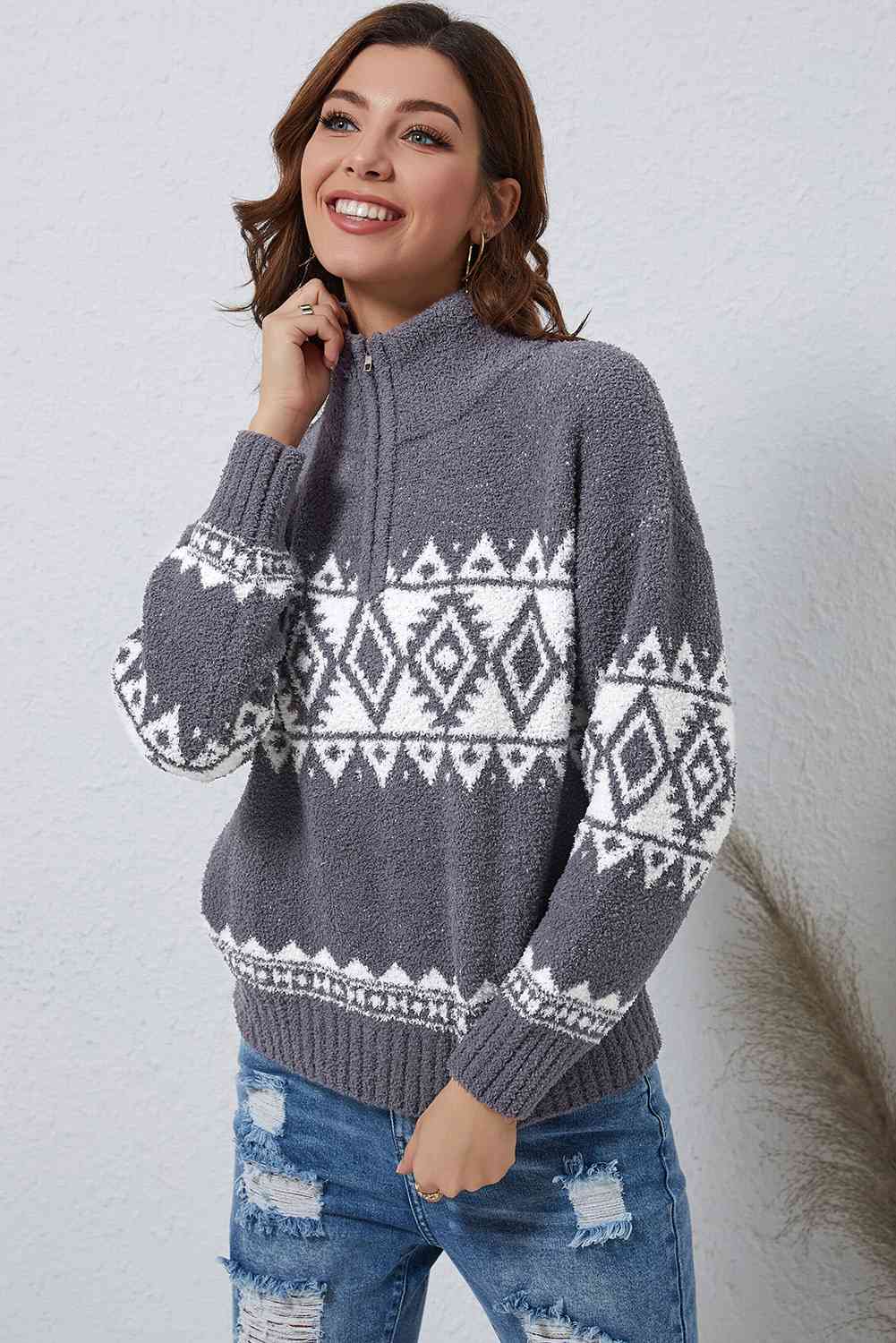 Zip-Up Geometrical Pattern Pullover Sweater