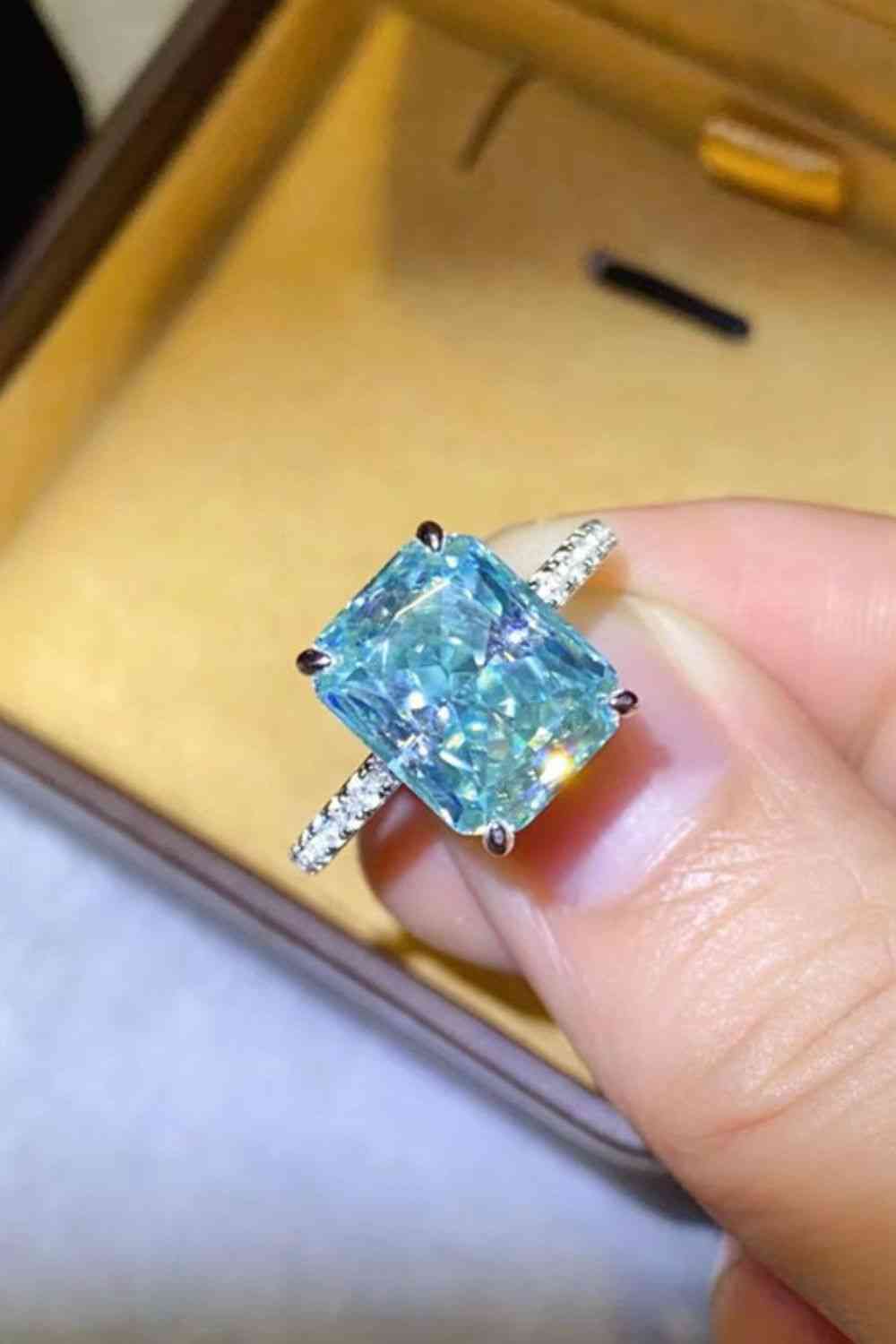 2 Carat Moissanite Ring